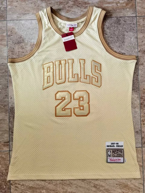 Regata NBA Chicago Bulls Retrô 1997 - 1998 Mitchell & Ness Authentic Jordan 23 - Bege